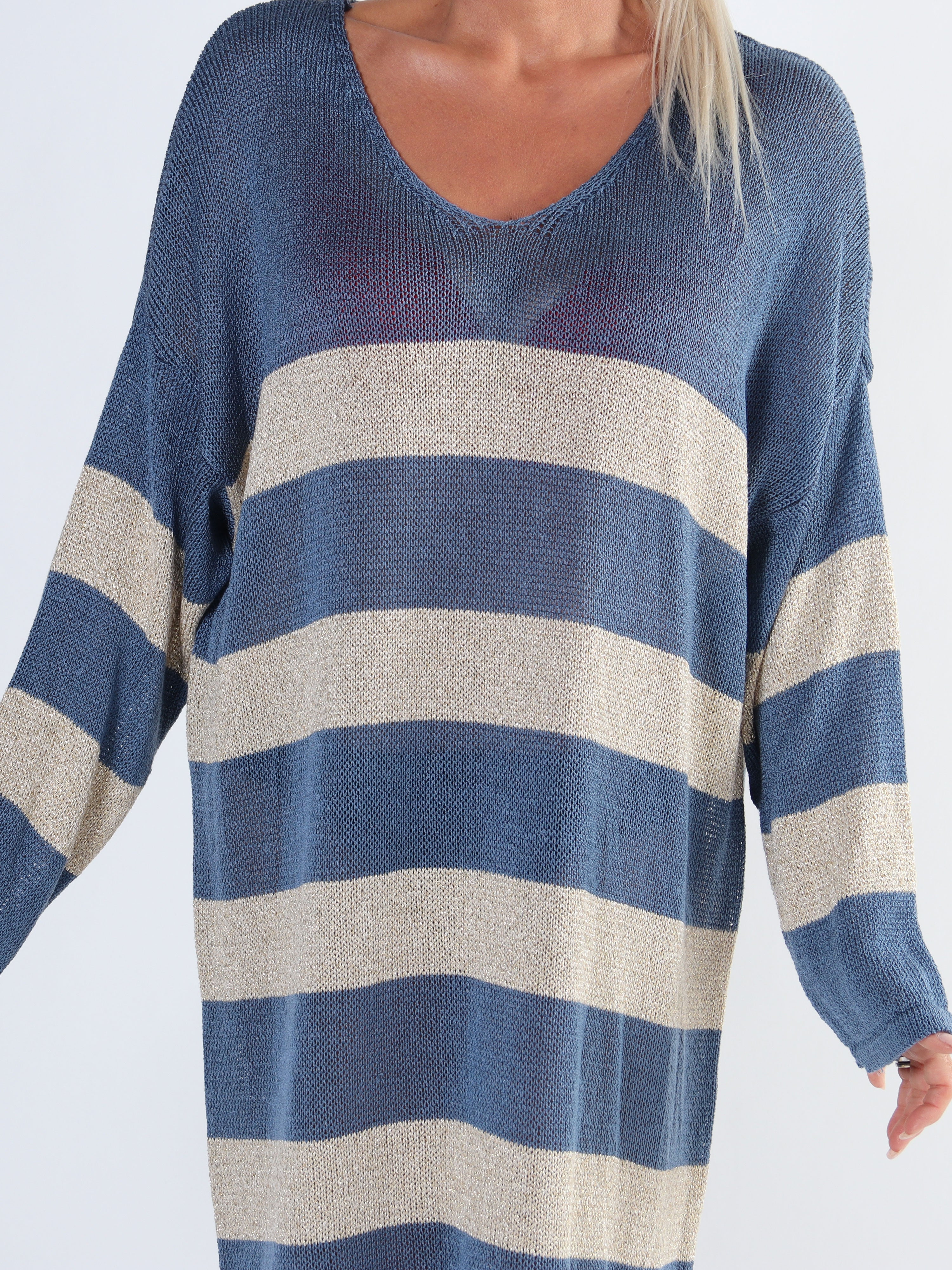 Dima Dress - Plus size stickad klänning i viskos med guld ränder